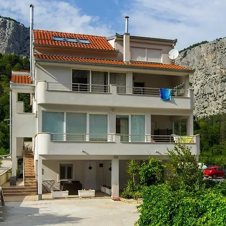 Bubalo Appartamento Omiš